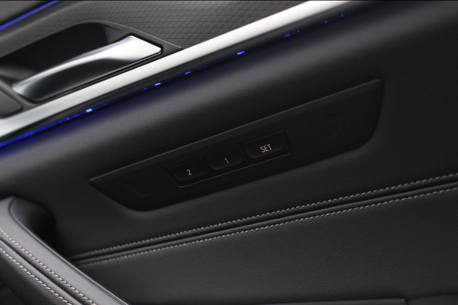 BMW 5 Serie Touring 520d M-Sport *Pano*4-Wiel besturing*Head-Up*Trekhaak*