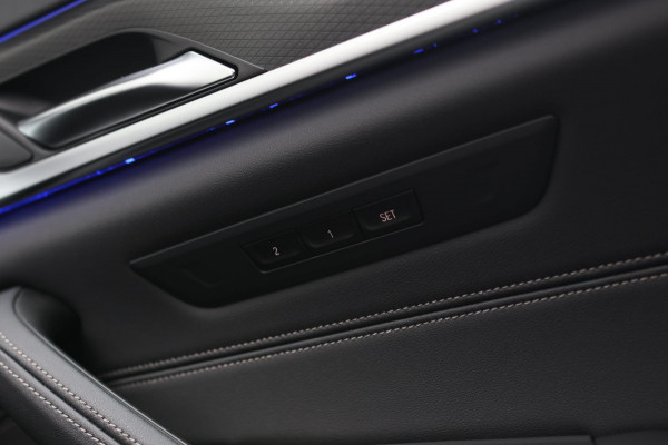 BMW 5 Serie Touring 520d M-Sport *Pano*4-Wiel besturing*Head-Up*Trekhaak*