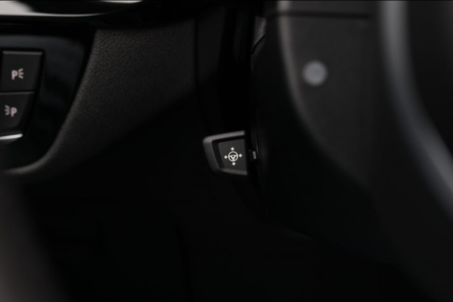 BMW 5 Serie Touring 520d M-Sport *Pano*4-Wiel besturing*Head-Up*Trekhaak*