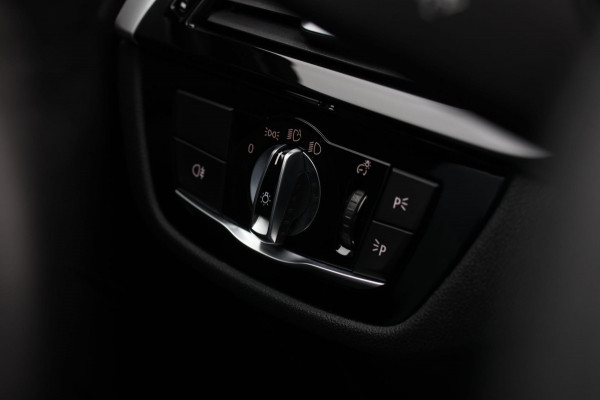 BMW 5 Serie Touring 520d M-Sport *Pano*4-Wiel besturing*Head-Up*Trekhaak*