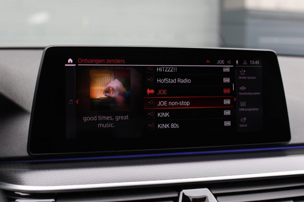 BMW 5 Serie Touring 520d M-Sport *Pano*4-Wiel besturing*Head-Up*Trekhaak*