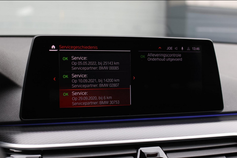 BMW 5 Serie Touring 520d M-Sport *Pano*4-Wiel besturing*Head-Up*Trekhaak*