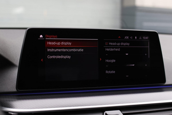 BMW 5 Serie Touring 520d M-Sport *Pano*4-Wiel besturing*Head-Up*Trekhaak*