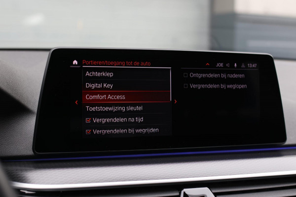 BMW 5 Serie Touring 520d M-Sport *Pano*4-Wiel besturing*Head-Up*Trekhaak*