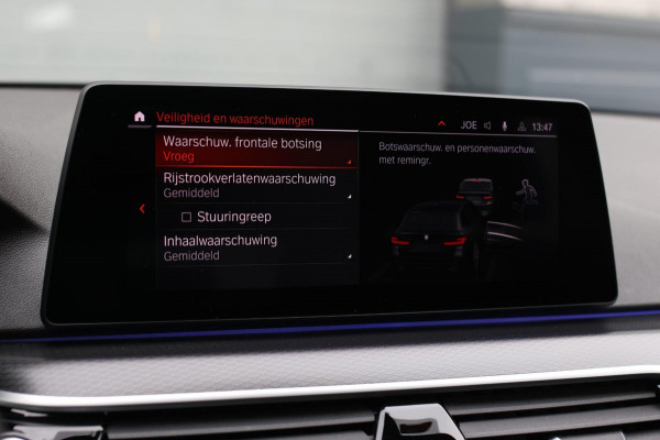 BMW 5 Serie Touring 520d M-Sport *Pano*4-Wiel besturing*Head-Up*Trekhaak*