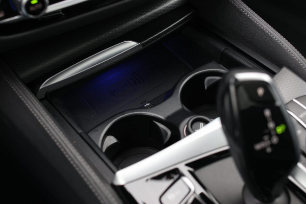 BMW 5 Serie Touring 520d M-Sport *Pano*4-Wiel besturing*Head-Up*Trekhaak*