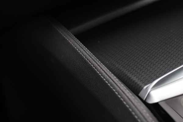 BMW 5 Serie Touring 520d M-Sport *Pano*4-Wiel besturing*Head-Up*Trekhaak*