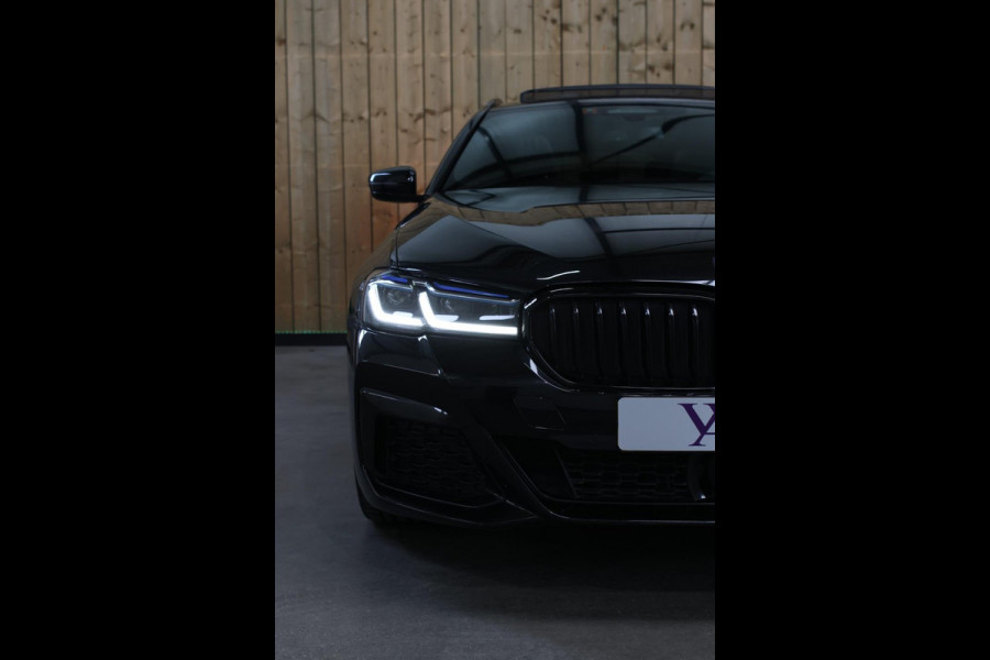 BMW 5 Serie Touring 520d M-Sport *Pano*4-Wiel besturing*Head-Up*Trekhaak*