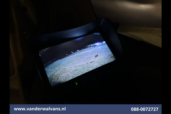 Peugeot Boxer 2.2 BlueHDi 141pk Bakwagen Laadklep Zijdeur Euro6 Airco | Camera | Cruisecontrol | 937kg laadvermogen Bijrijdersbank