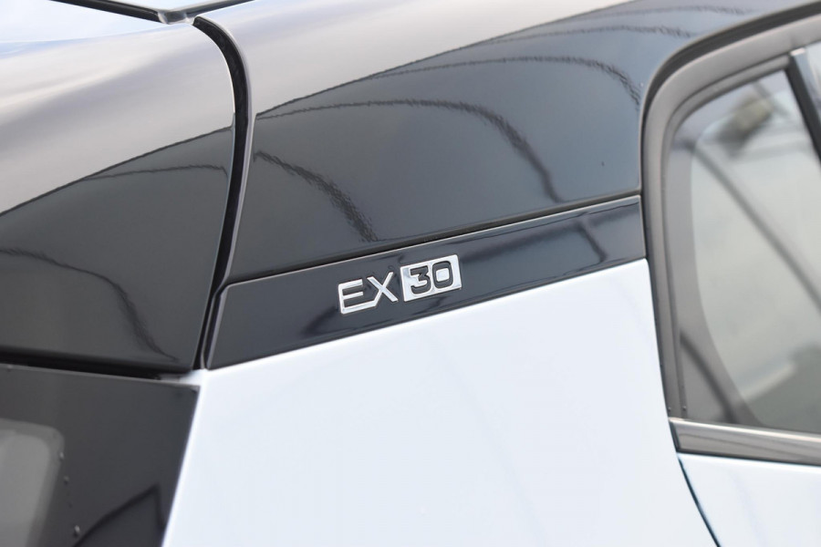 Volvo EX30 272PK Single Motor Extended Range Plus 69 kWh / Adaptieve Cruise Control/ Dodehoek Detectie / Parkeersensoren/ Achteruitrijcamera/ Warmtepomp/ Google Services/