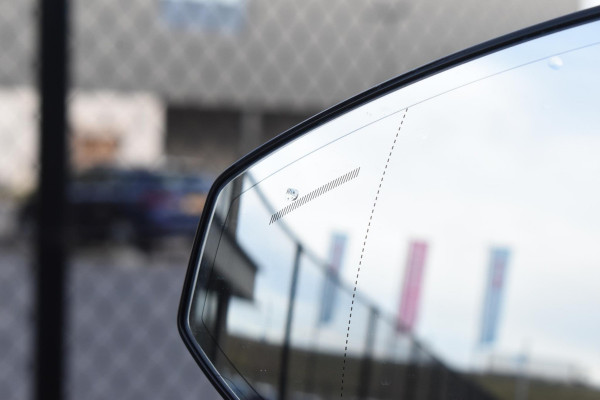 Volvo EX30 272PK Single Motor Extended Range Plus 69 kWh / Adaptieve Cruise Control/ Dodehoek Detectie / Parkeersensoren/ Achteruitrijcamera/ Warmtepomp/ Google Services/