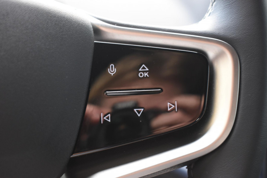 Volvo EX30 272PK Single Motor Extended Range Plus 69 kWh / Adaptieve Cruise Control/ Dodehoek Detectie / Parkeersensoren/ Achteruitrijcamera/ Warmtepomp/ Google Services/