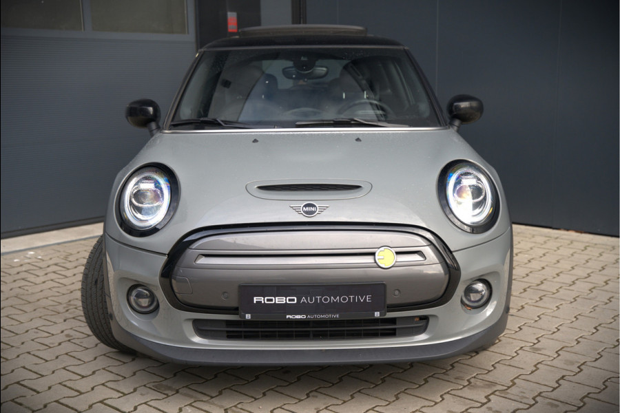 MINI Mini Electric Yours 33 kWh | Panoramadak | Harman Kardon | Head-Up Display | Union Jack | Black Pack | BTW | Stoelverwarming | Keyless | Apple Carplay | Navigatie | Camera | Parkeersensoren | Warmtepomp | Leer | Cruise
