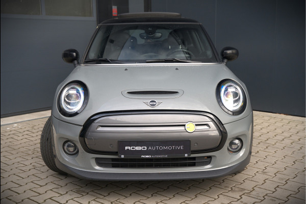 MINI Mini Electric Yours 33 kWh | Panoramadak | Harman Kardon | Head-Up Display | Union Jack | Black Pack | BTW | Stoelverwarming | Keyless | Apple Carplay | Navigatie | Camera | Parkeersensoren | Warmtepomp | Leer | Cruise