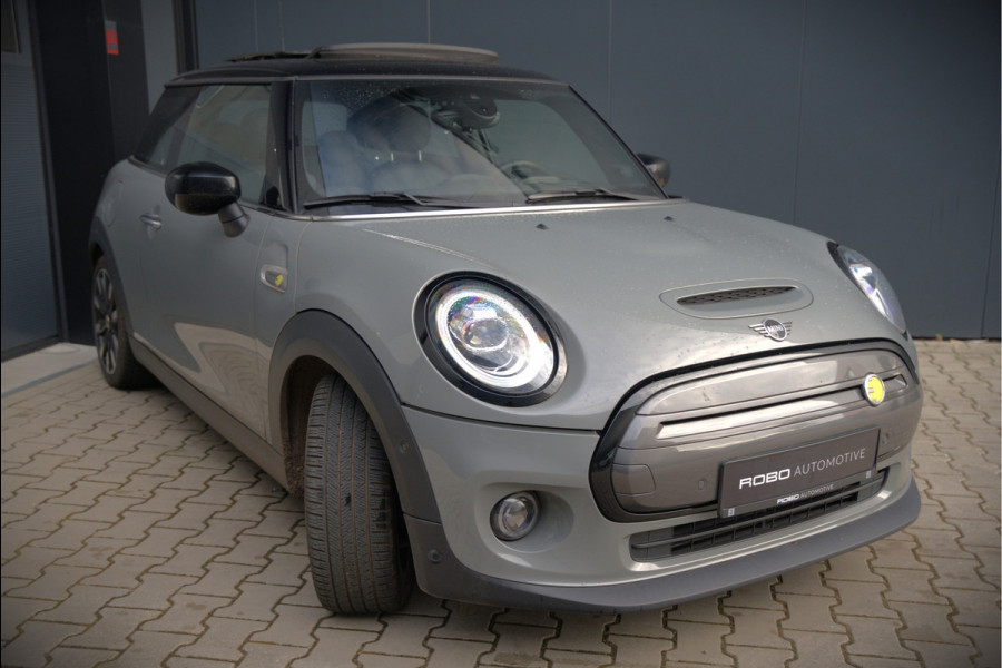 MINI Mini Electric Yours 33 kWh | Panoramadak | Harman Kardon | Head-Up Display | Union Jack | Black Pack | BTW | Stoelverwarming | Keyless | Apple Carplay | Navigatie | Camera | Parkeersensoren | Warmtepomp | Leer | Cruise