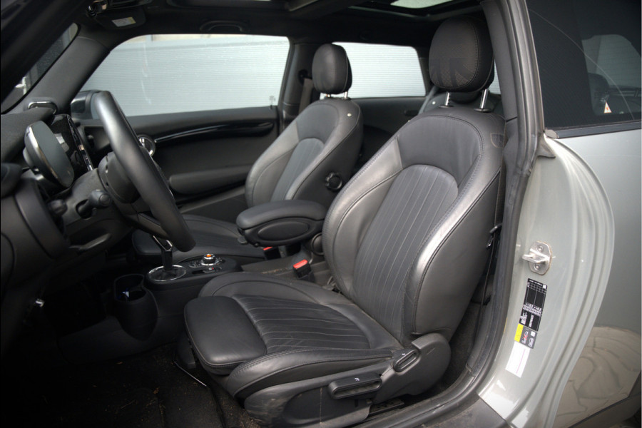 MINI Mini Electric Yours 33 kWh | Panoramadak | Harman Kardon | Head-Up Display | Union Jack | Black Pack | BTW | Stoelverwarming | Keyless | Apple Carplay | Navigatie | Camera | Parkeersensoren | Warmtepomp | Leer | Cruise