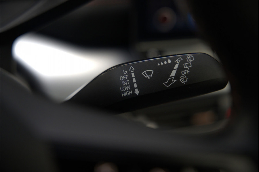 CUPRA Born Copper Edition One 62 kWh | Panoramadak | 360 Camera | Elektrische Stoelen | Massage | Stuurverwarming |  Head-Up Display | Keyless | Adaptive Cruise Control | Stoelverwarming | Apple Carplay | NAP | DAB |