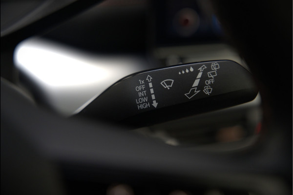 CUPRA Born Copper Edition One 62 kWh | Panoramadak | 360 Camera | Elektrische Stoelen | Massage | Stuurverwarming |  Head-Up Display | Keyless | Adaptive Cruise Control | Stoelverwarming | Apple Carplay | NAP | DAB |