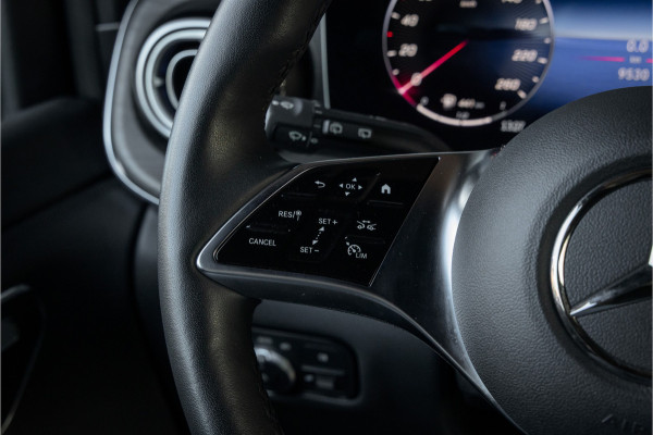 Mercedes-Benz V-Klasse 300d 4 Matic XL AMG-Line - Distronic