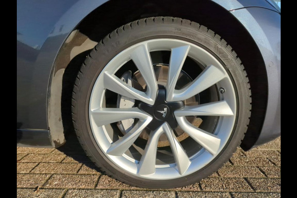 Tesla Model 3 Range Plus | Autopilot | Panorama | Leder | 19 Inch |