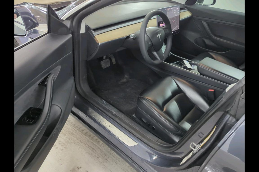 Tesla Model 3 Range Plus | Autopilot | Panorama | Leder | 19 Inch |