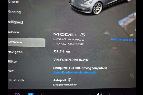 Tesla Model 3 Long Range Dual AWD | Trekhaak | Autopilot | Panorama | Leder |