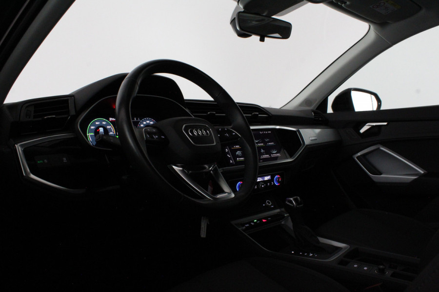 Audi Q3 Sportback 45 TFSI e Edition > 245pk/Plug-in Hybride/18inch/Mythos Black/MMI Navigation Plus