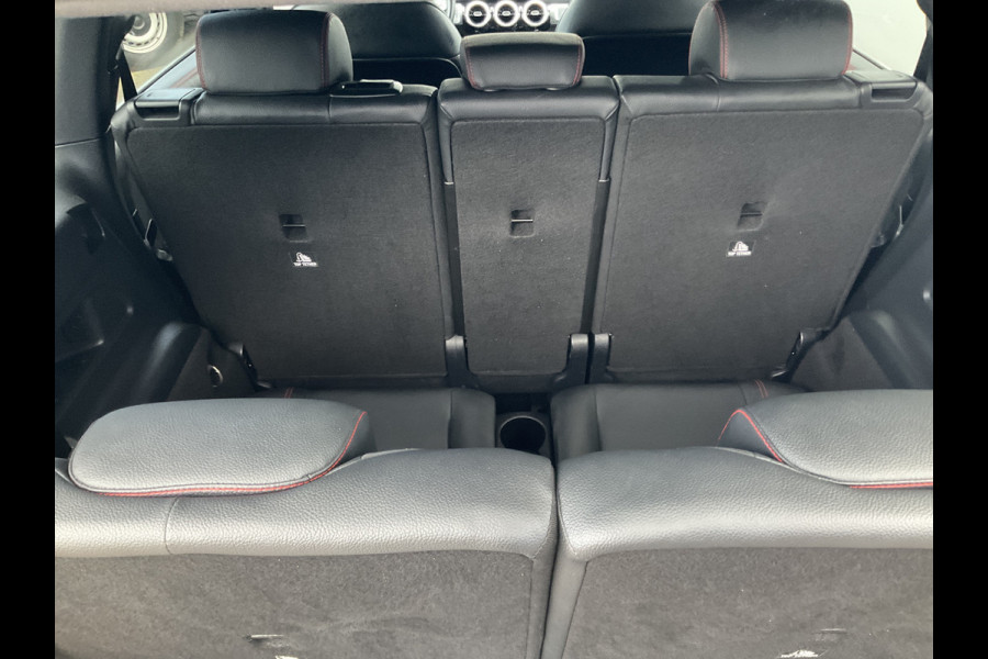 Mercedes-Benz Glb 7-Pers 180 AMG Line 7-Pers Pano Trekhaak Stoelverw Led NL-Auto |AMG!|