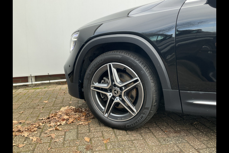Mercedes-Benz Glb 7-Pers 180 AMG Line 7-Pers Pano Trekhaak Stoelverw Led NL-Auto |AMG!|