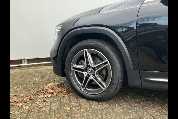 Mercedes-Benz Glb 7-Pers 180 AMG Line 7-Pers Pano Trekhaak Stoelverw Led NL-Auto |AMG!|