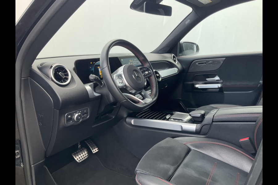 Mercedes-Benz Glb 7-Pers 180 AMG Line 7-Pers Pano Trekhaak Stoelverw Led NL-Auto |AMG!|