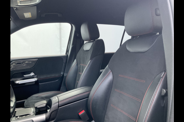 Mercedes-Benz Glb 7-Pers 180 AMG Line 7-Pers Pano Trekhaak Stoelverw Led NL-Auto |AMG!|