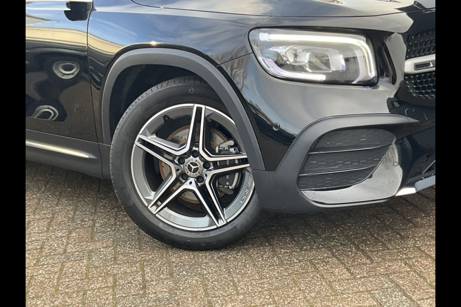 Mercedes-Benz Glb 7-Pers 180 AMG Line 7-Pers Pano Trekhaak Stoelverw Led NL-Auto |AMG!|