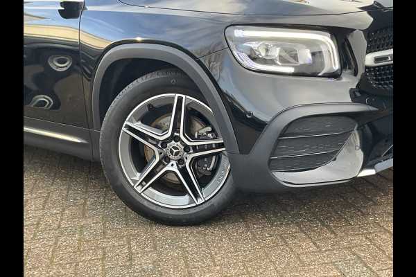 Mercedes-Benz Glb 7-Pers 180 AMG Line 7-Pers Pano Trekhaak Stoelverw Led NL-Auto |AMG!|