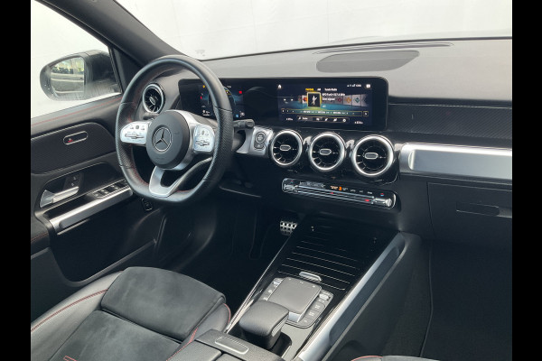 Mercedes-Benz Glb 7-Pers 180 AMG Line 7-Pers Pano Trekhaak Stoelverw Led NL-Auto |AMG!|
