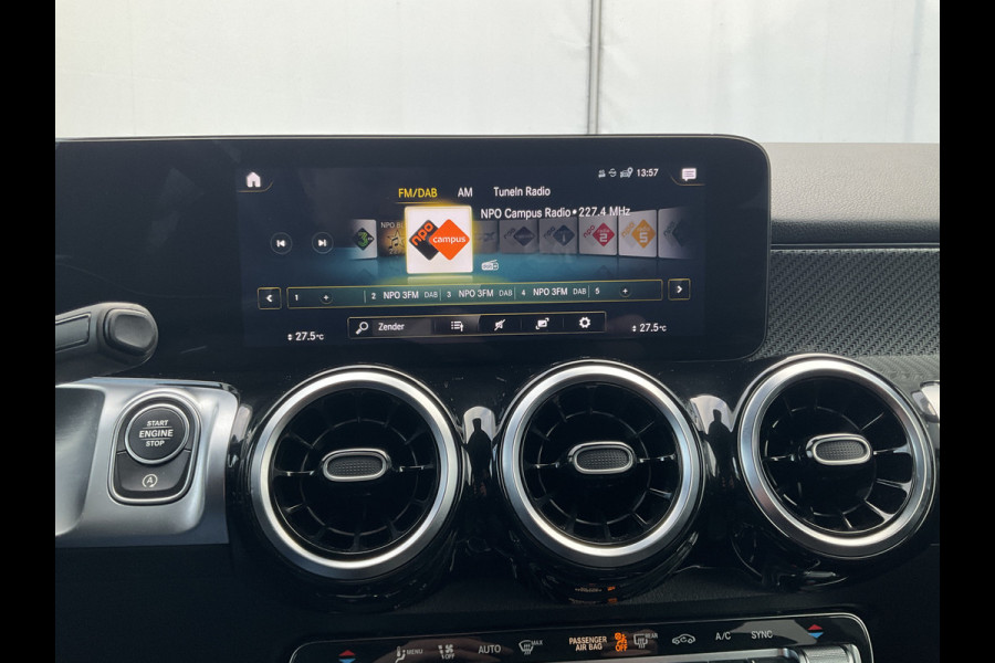 Mercedes-Benz Glb 7-Pers 180 AMG Line 7-Pers Pano Trekhaak Stoelverw Led NL-Auto |AMG!|