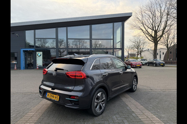 Kia e-Niro DynamicLine 64 kWh SOH 98% | LEER | JBL AUDIO | CAMERA | VERWARMD STUUR & STOEL | DODEHOEKDETECTIE | FULL OPTION | INCLUSIEF 12 MND BOVAG GARANTIE