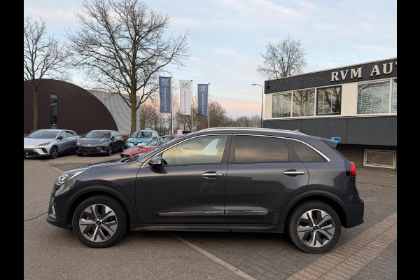 Kia e-Niro DynamicLine 64 kWh SOH 98% | LEER | JBL AUDIO | CAMERA | VERWARMD STUUR & STOEL | DODEHOEKDETECTIE | FULL OPTION | INCLUSIEF 12 MND BOVAG GARANTIE