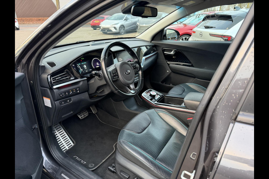 Kia e-Niro DynamicLine 64 kWh SOH 98% | LEER | JBL AUDIO | CAMERA | VERWARMD STUUR & STOEL | DODEHOEKDETECTIE | FULL OPTION | INCLUSIEF 12 MND BOVAG GARANTIE