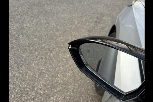 MG Mg4 electric Luxury 64 kWh LONG RANGE | SOH 97%|6.000KM! | DEALER ONDERHOUDEN| 7 JAAR GARANTIE BIJ MG| SUPER COMPLETE AUTO| RONDOMZICHT CAMERA| STOEL+ STUUR VERWARMING| DODE HOEK