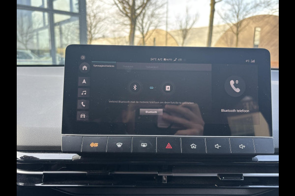 MG Mg4 electric Luxury 64 kWh LONG RANGE | SOH 97%|6.000KM! | DEALER ONDERHOUDEN| 7 JAAR GARANTIE BIJ MG| SUPER COMPLETE AUTO| RONDOMZICHT CAMERA| STOEL+ STUUR VERWARMING| DODE HOEK