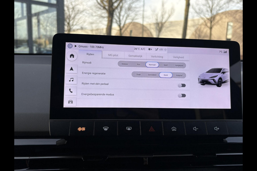 MG Mg4 electric Luxury 64 kWh |LONG RANGE | SOH 97%|14.000KM! | DEALER ONDERHOUDEN| 7 JAAR GARANTIE BIJ MG| SUPER COMPLETE AUTO| RONDOMZICHT CAMERA| STOEL+ STUUR VERWARMING| DODE HOEK