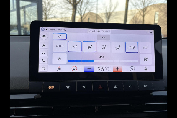 MG Mg4 electric Luxury 64 kWh |LONG RANGE | SOH 97%|14.000KM! | DEALER ONDERHOUDEN| 7 JAAR GARANTIE BIJ MG| SUPER COMPLETE AUTO| RONDOMZICHT CAMERA| STOEL+ STUUR VERWARMING| DODE HOEK