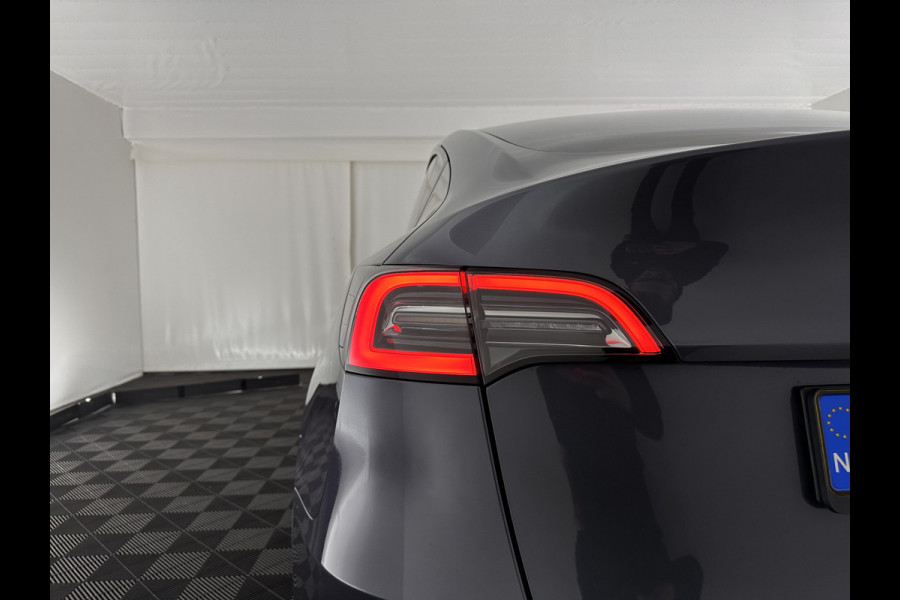 Tesla Model Y Long Range AWD 75 kWh [ 3-Fase-11kW ] {SOH-87%} (INCL-BTW) Aut. *PANO | AUTO-PILOT | LEATHER | NAVI-FULLMAP | MATRIX-LED | KEYLESS | CAMERA | DAB+ | HEATED-COMFORTSEATS | PRIVACY-GLASS | TOPVIEW |  19''ALU*