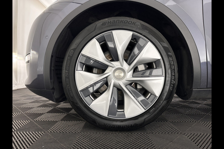 Tesla Model Y Long Range AWD 75 kWh [ 3-Fase-11kW ] {SOH-87%} (INCL-BTW) Aut. *PANO | AUTO-PILOT | LEATHER | NAVI-FULLMAP | MATRIX-LED | KEYLESS | CAMERA | DAB+ | HEATED-COMFORTSEATS | PRIVACY-GLASS | TOPVIEW |  19''ALU*