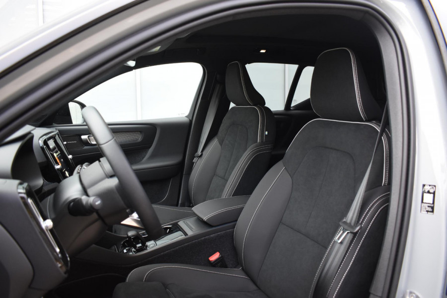 Volvo EX40 Single Motor Extended Range Plus 82 kWh / Lounge Pakket / Extra getint glas / 360 Camera / 20'' velgen / Panoramadak / Zwart dak / Harman Kardon / Microtech/Nubuck