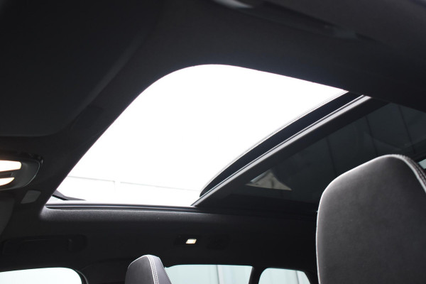 Volvo EX40 Single Motor Extended Range Plus 82 kWh / Lounge Pakket / Extra getint glas / 360 Camera / 20'' velgen / Panoramadak / Zwart dak / Harman Kardon / Microtech/Nubuck