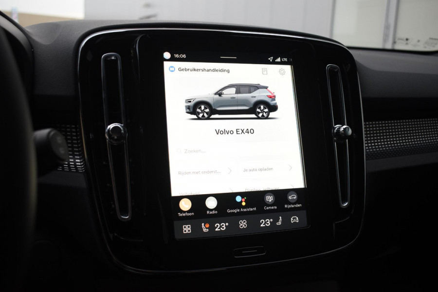 Volvo EX40 Single Motor Extended Range Plus 82 kWh / Lounge Pakket / Extra getint glas / 360 Camera / 20'' velgen / Panoramadak / Zwart dak / Harman Kardon / Microtech/Nubuck