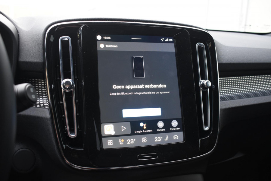 Volvo EX40 Single Motor Extended Range Plus 82 kWh / Lounge Pakket / Extra getint glas / 360 Camera / 20'' velgen / Panoramadak / Zwart dak / Harman Kardon / Microtech/Nubuck