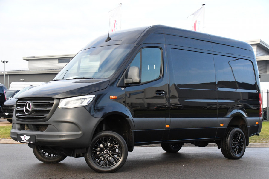 Mercedes-Benz Sprinter 319 1.9 CDI L2H2 4x4 Black Edition Camera, Cruise, Carplay, LED, 190pk, Automaat, 4Matic, Multimedia, Uniek!
